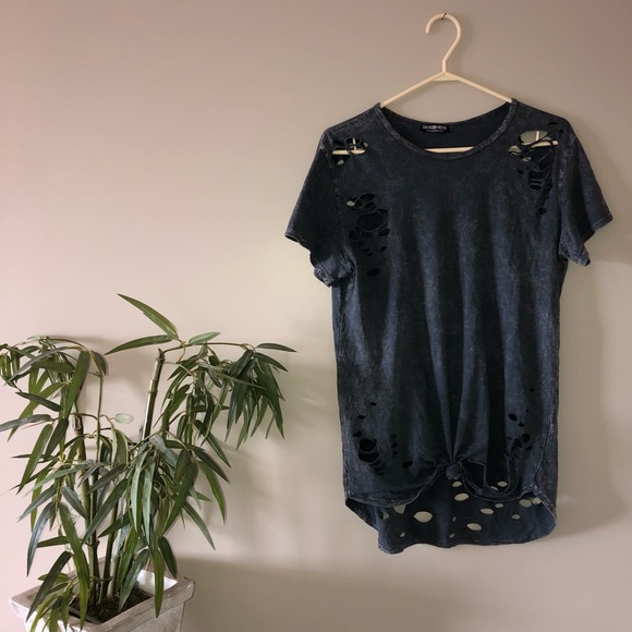 Tops - Distressed grey tee